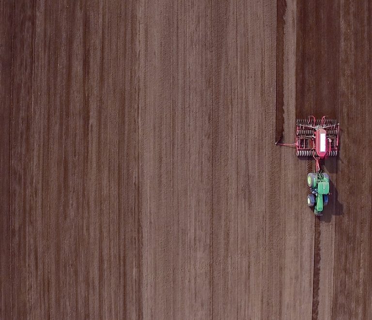john-deere-8370-r-3288626_1280