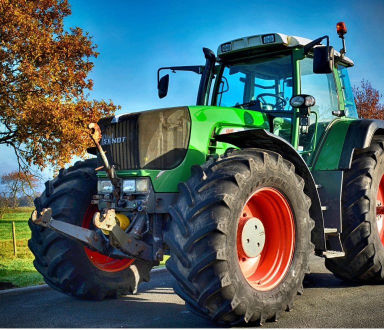 fendt-3627024_1280