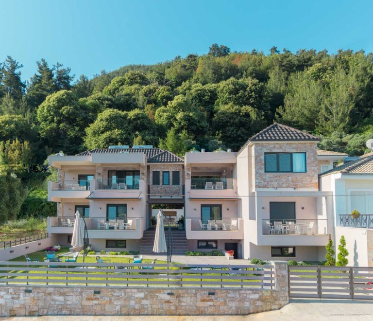 Bella Vista Apartments