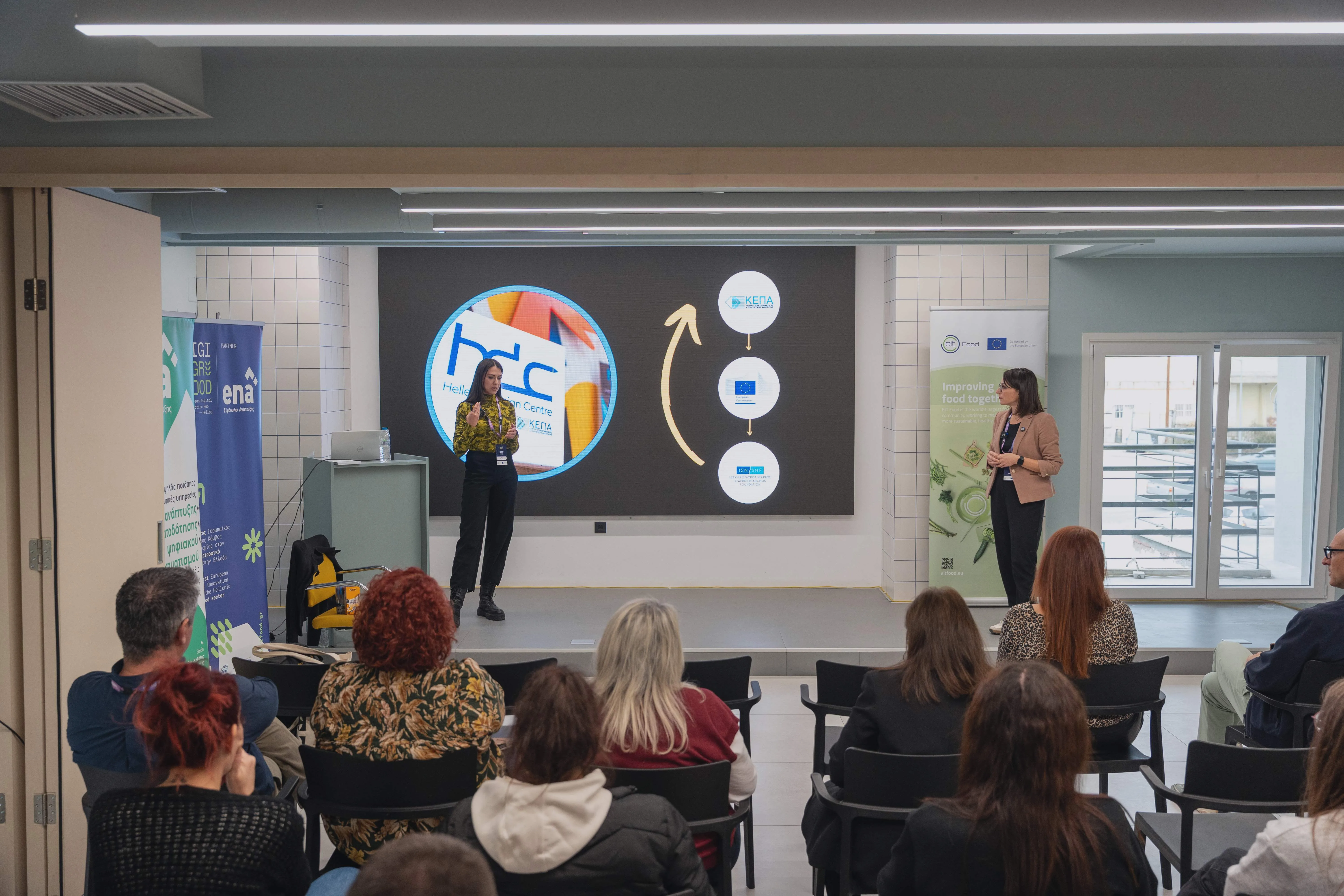 photo-panel-startup-greece-week-enahub-2025-workshop-design-thinking
