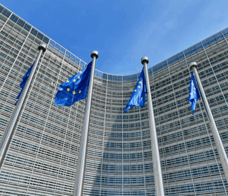 160_ekatommyria_apo_thn_europaiki_epitropi